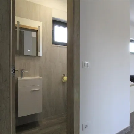 Дом отдыха House Andrej, Entire Semi-detached House With A Terrace, Parking, 400 M From