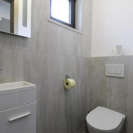 House Andrej, Entire Semi-detached House With A Terrace, Parking, 400 M From *