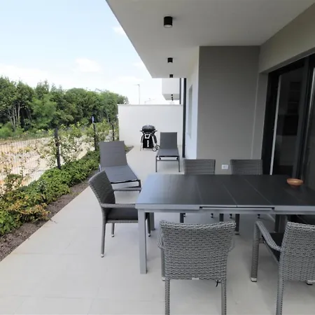 House Andrej, Entire Semi-detached House With A Terrace, Parking, 400 M From *