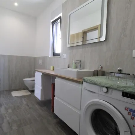 House Andrej, Entire Semi-detached House With A Terrace, Parking, 400 M From